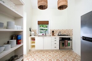 Casa de campo, 1 quarto | Cozinha privada | Geladeira, cafeteira/chaleira, torradeira