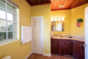 House, 4 Bedrooms