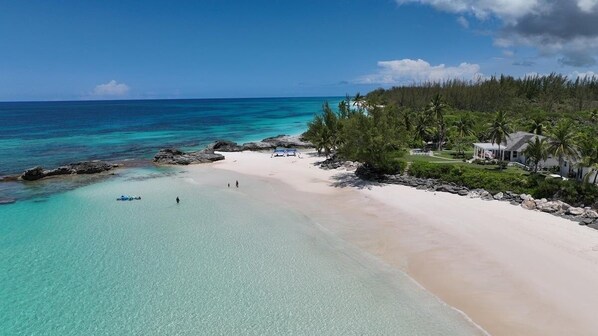 Villa, 5 Bedrooms | Beach | On the beach