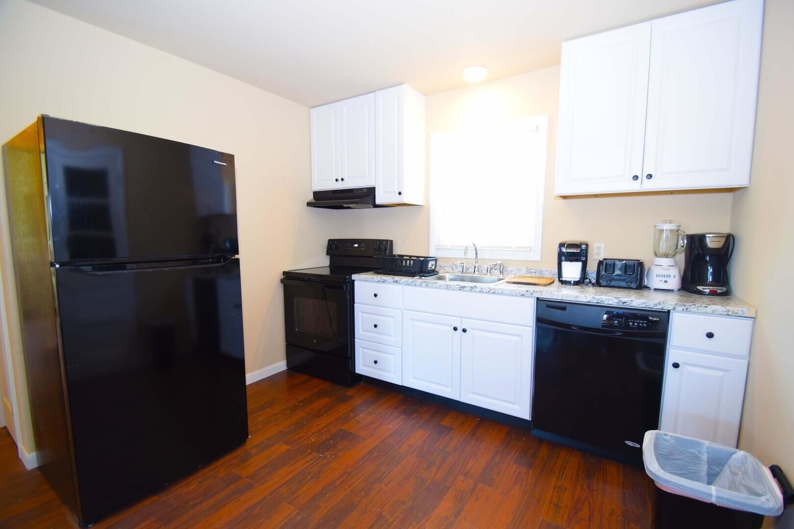 Nhà, 3 phòng ngủ | Bếp riêng | Tủ lạnh, dụng cụ pha cà phê/trà, lò nướng bánh mì 