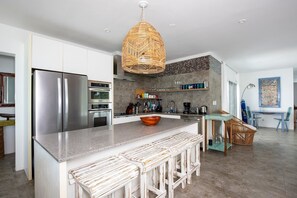 House, 4 Bedrooms | Private kitchen | Fridge, oven, coffee/tea maker, toaster