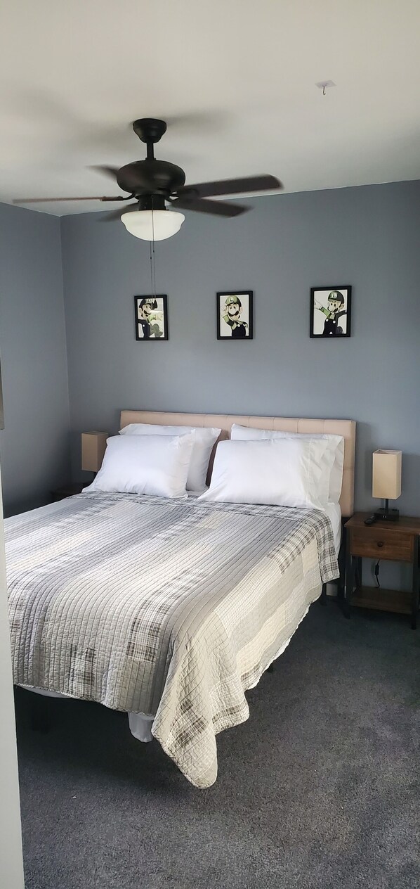 2 Schlafzimmer, Reisekinderbett, kostenloses WLAN, Bettwäsche