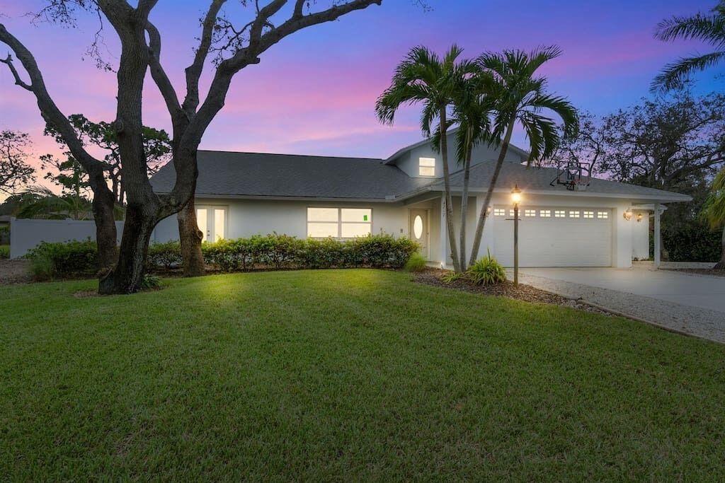 Hidden Tropical Retreat At The Bonita Rita!