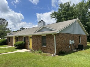 Exterior - King bed! Near downtown Lawrenceville! Clean.  (Lawrenceville)