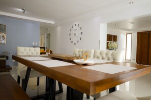 Dining - In the heart of Santiago private house to make memories with family and friends (Santiago De Los Caballeros)