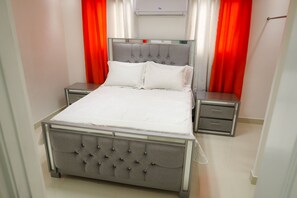 5 bedrooms, iron/ironing board, free WiFi, bed sheets - In the heart of Santiago private house to make memories with family and friends (Santiago De Los Caballeros)