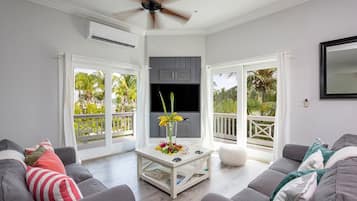 House, 4 Bedrooms | Living area