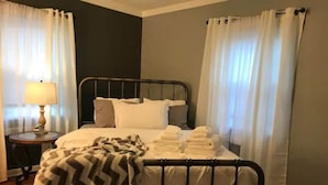 Cottage có thiết kế đặc trưng, không hút thuốc, quang cảnh đồi núi