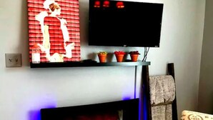 Cottage có thiết kế đặc trưng, không hút thuốc, quang cảnh đồi núi | Khu phòng khách