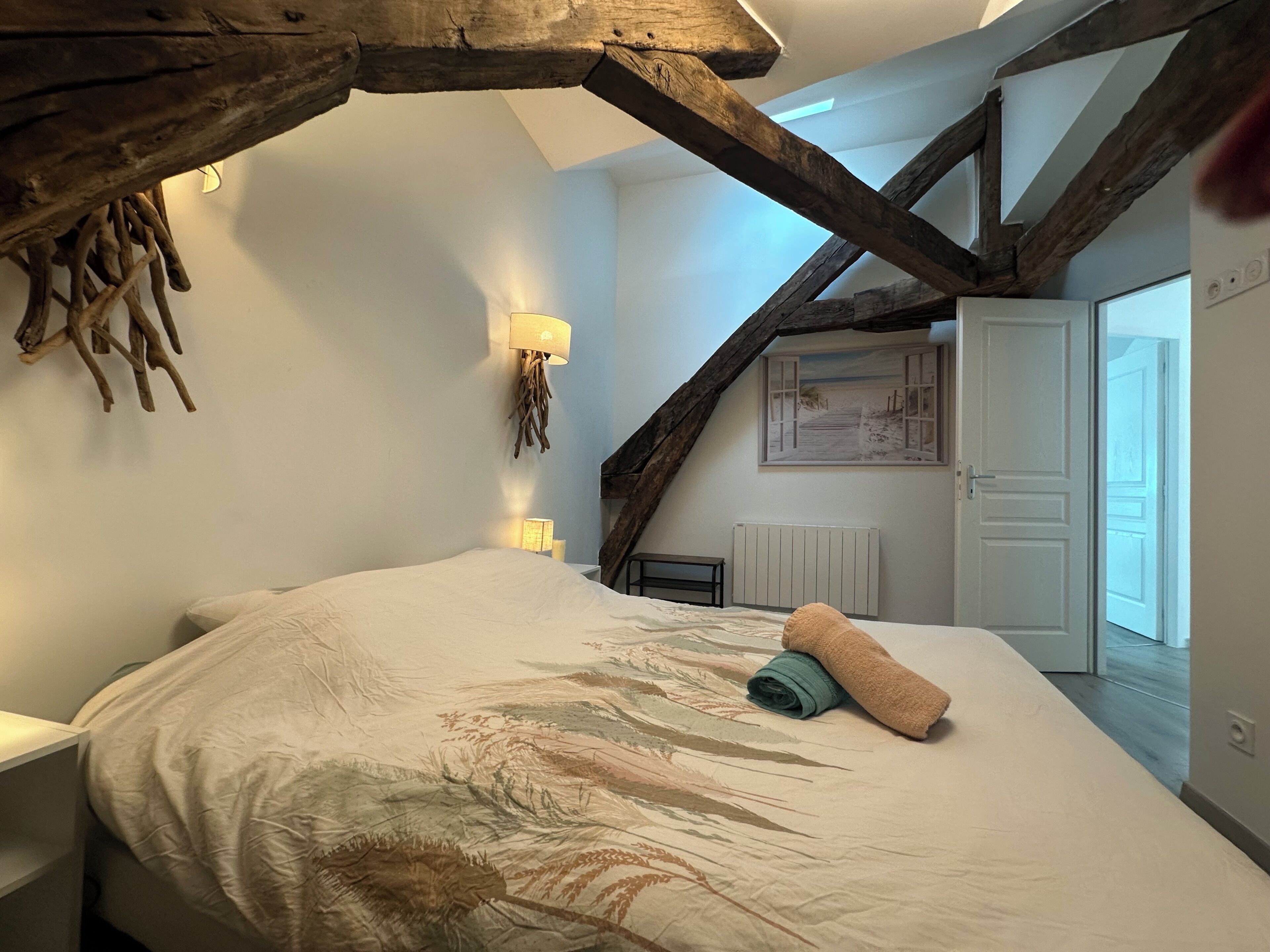 3 slaapkamers, een strijkplank/strijkijzer, reisbedje, internet