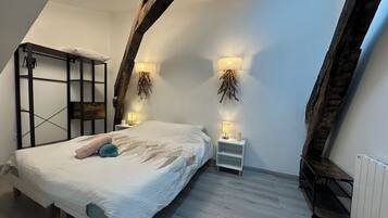 3 slaapkamers, een strijkplank/strijkijzer, reisbedje, internet