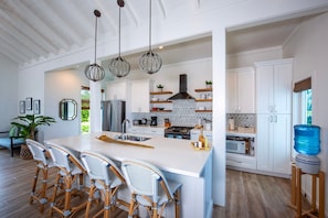 House, 3 Bedrooms | Private kitchen