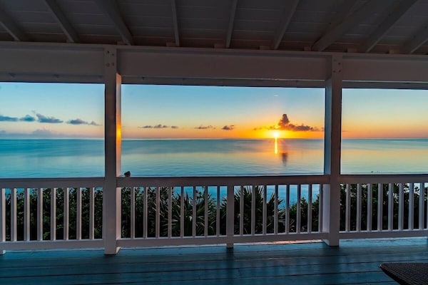 Palm Bluff 2 Bedroom Cottage - Eleuthera