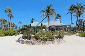 House, 4 Bedrooms | Property grounds