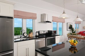 Condo, 2 Bedrooms | Private kitchen