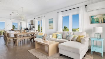 Condo, 2 quartos | Área de estar