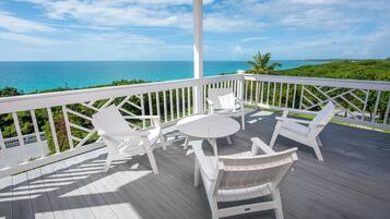 Condo, 2 Bedrooms | Property grounds