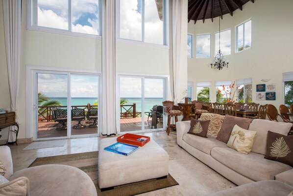 House, 4 Bedrooms | Living area