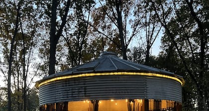 Cozy Country Getaway Cabin Barndominium on 115 wooded acres