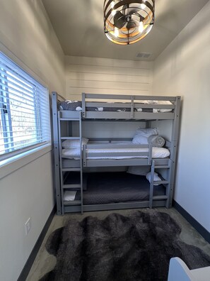 3 Schlafzimmer, kostenloses WLAN, Bettwäsche, Rollstuhlgeeignet