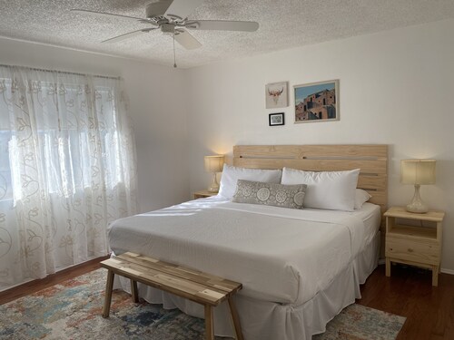 Cute desert home 5 minutes from Joshua Tree National Park