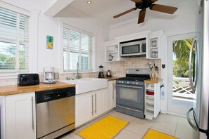 Vila, 4 quartos | Cozinha privada | Geladeira, fogão, cafeteira/chaleira, torradeira