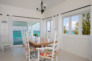 House, 3 Bedrooms | Dining