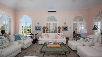 Rumah, 6 kamar tidur | Area keluarga | Smart TV