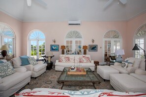 House, 6 Bedrooms | Living area | Smart TV