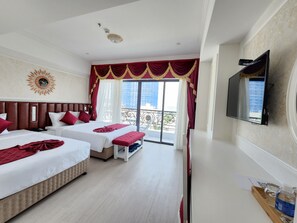 Minibar, desk, free WiFi, bed sheets - DEZON HOTEL (Quy Nhon)