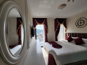 Phòng đôi Deluxe | Minibar, bàn, truy cập Internet không dây miễn phí, bộ trải giường 