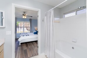 Hair dryer, towels, soap, shampoo - 6 miles from Navarre Bridge, Quiet Community w/ Pier Access (Gulf Breeze)