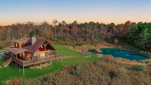 Exterior - Great Hilltop Views, Pond, Hot Tub, Fast Wifi (Logan)
