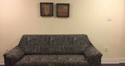 Clean, Cozy & Spacious Suite + Private Bathroom near Toronto Airport !