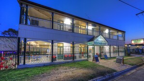 Unclassified image, 2 of 35, button - Park Hotel Motel (Charters Towers)