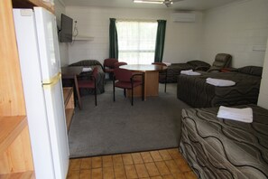 Habitación familiar | Colchones con acolchado adicional y escritorio