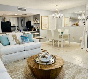 Smart TV, reproductor de DVD, libros y videoteca 