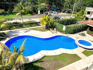 Pool - Sun and Waves Getaway (Coco)