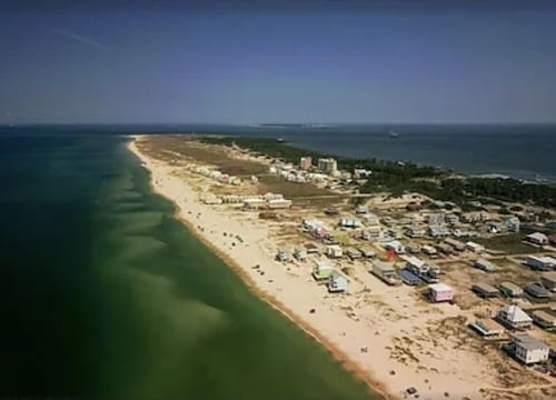 Pet friendly beach home, 100 steps from private beach access, private pool