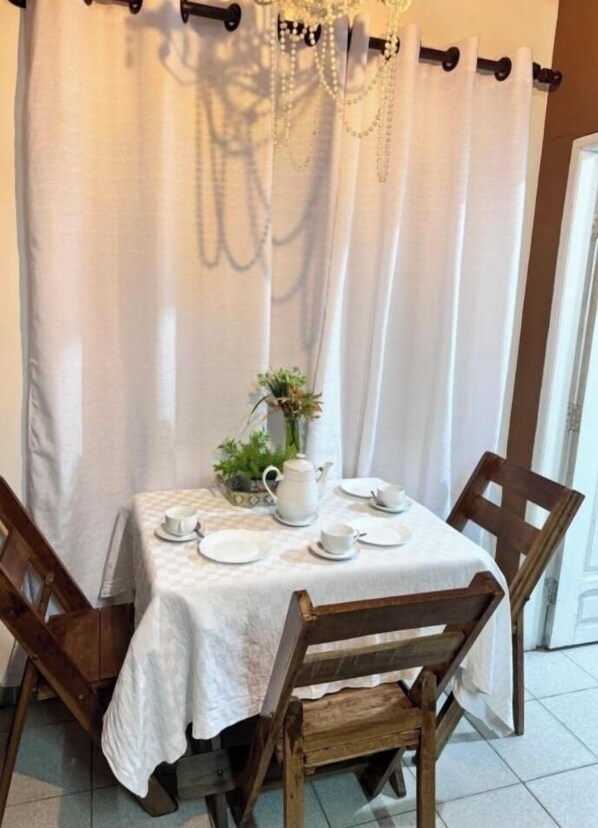 Dining - Cozy and independent.<br>Downtown house JH. (Santa Cruz de la Sierra)