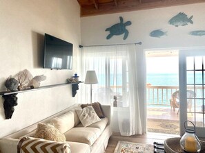 House, 3 Bedrooms | Living area