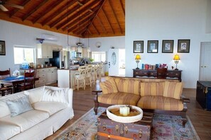 House, 3 Bedrooms | Living area