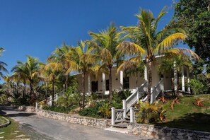 Villa, 5 Bedrooms | Exterior