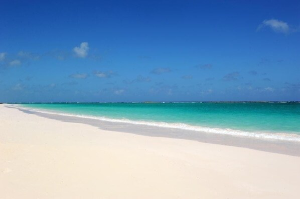Villa, 5 Bedrooms | Beach