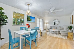 Interior - Treehouse WALK to Beach Siesta Key! Lake & Pool (Sarasota)