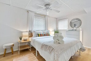 2 bedrooms, desk, iron/ironing board, free WiFi