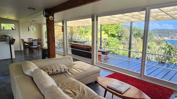 Böcker och en stereo