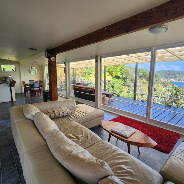 Livres, chaîne hi-fi