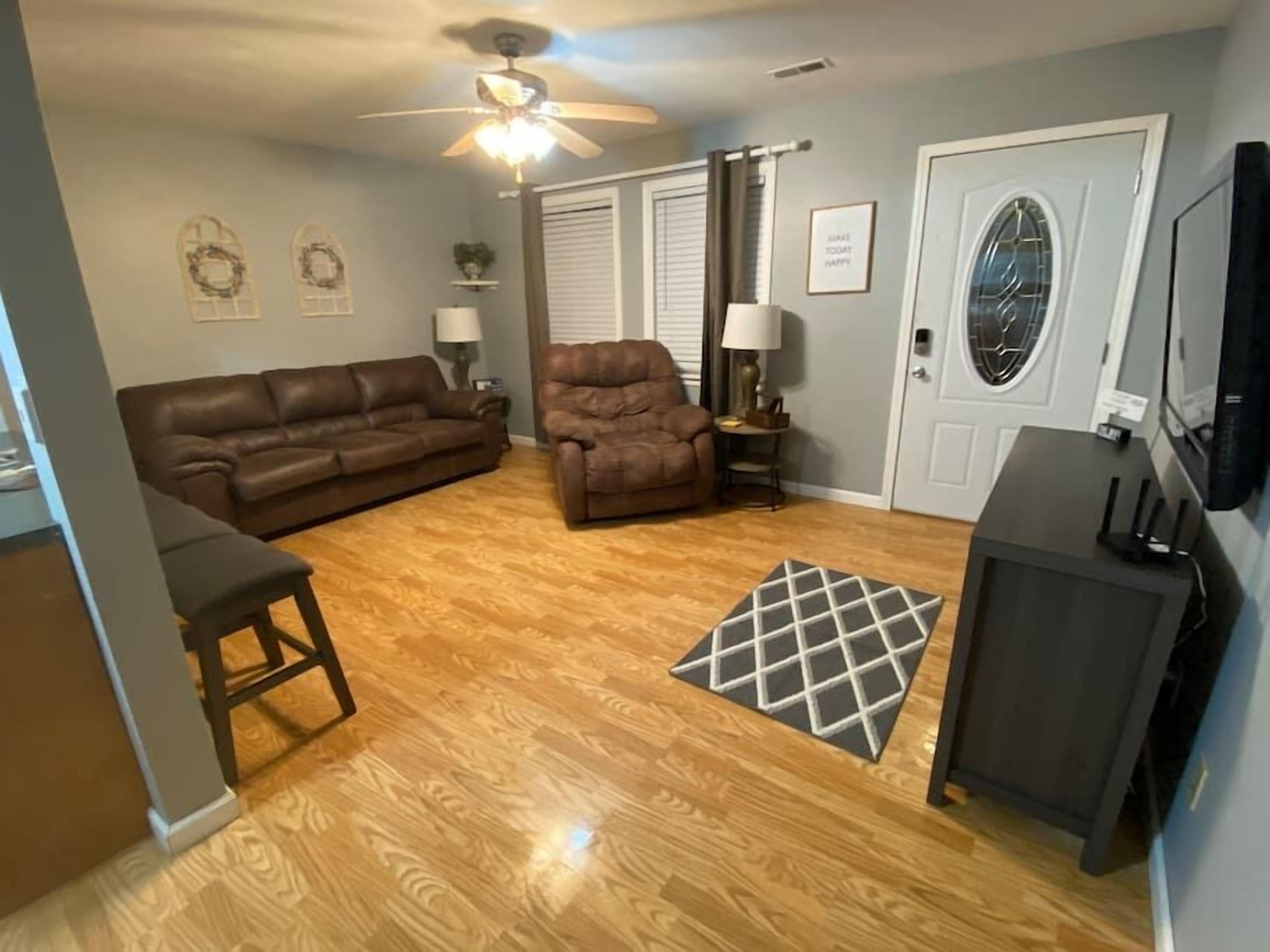 TV connectée, cheminée, jeux vidéo, table de tennis de table