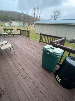 Terrace/patio - 5 Star! Direct Access to Brimstone Recreation Pet Friendly Game Room (Huntsville)
